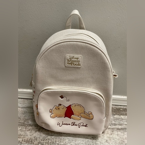 NWt Winnie the Pooh weekender bag, backpack and phone crossbody bag - Picture 9 of 12